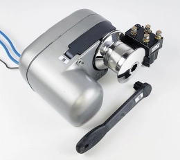 Якорная лебедка Quick Genius 800Вт 12В цепь 8мм с барабаном (FSGP22012D08A00)